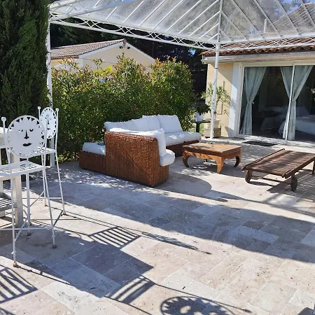 Bed & Breakfast Domaine De La Bergerie Perissac