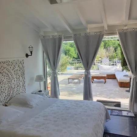 Bed & Breakfast Domaine De La Bergerie *